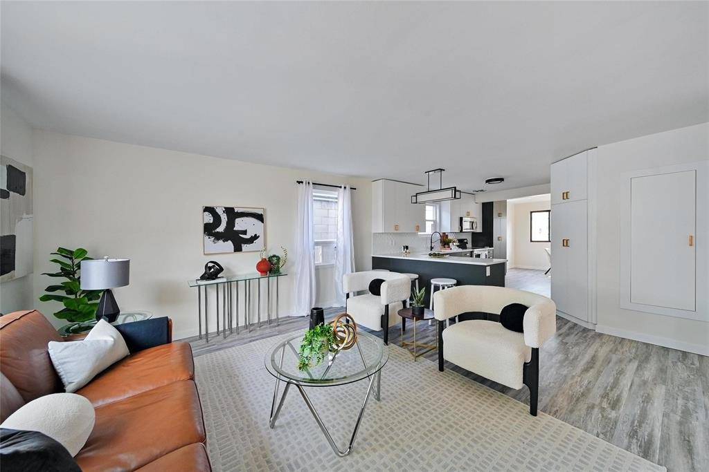 Winnipeg, MB R2C1S6,135 Victoria Avenue W
