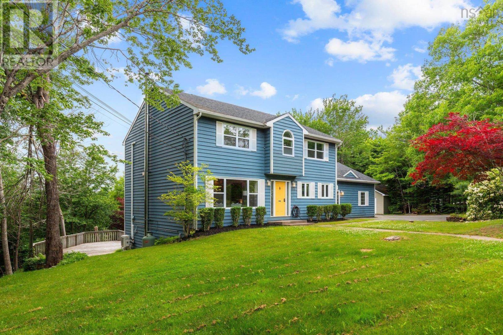 Fall River, NS B2T1E7,153 Foster Avenue