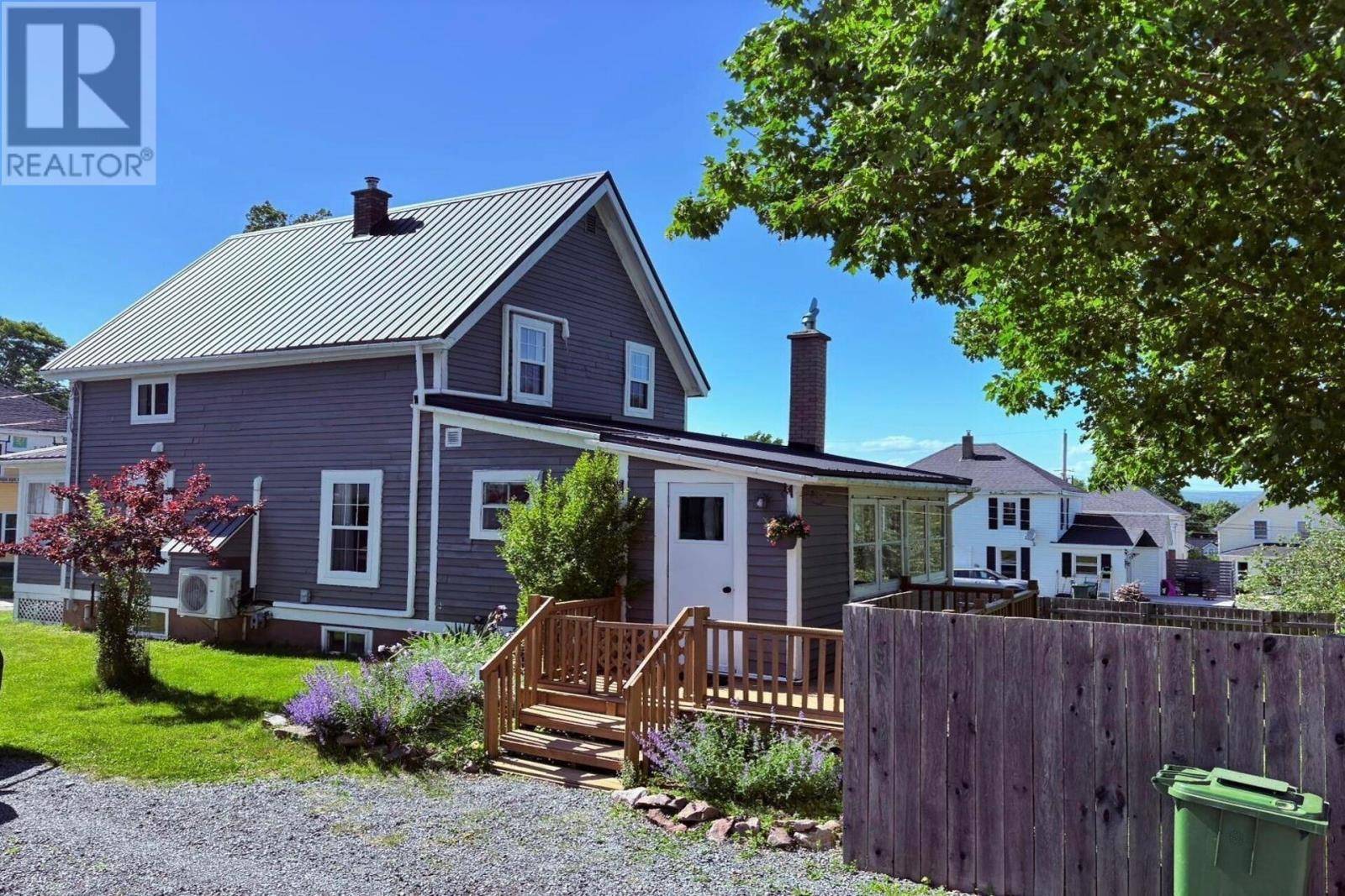 Truro, NS B2N3Y9,9 Slack Street
