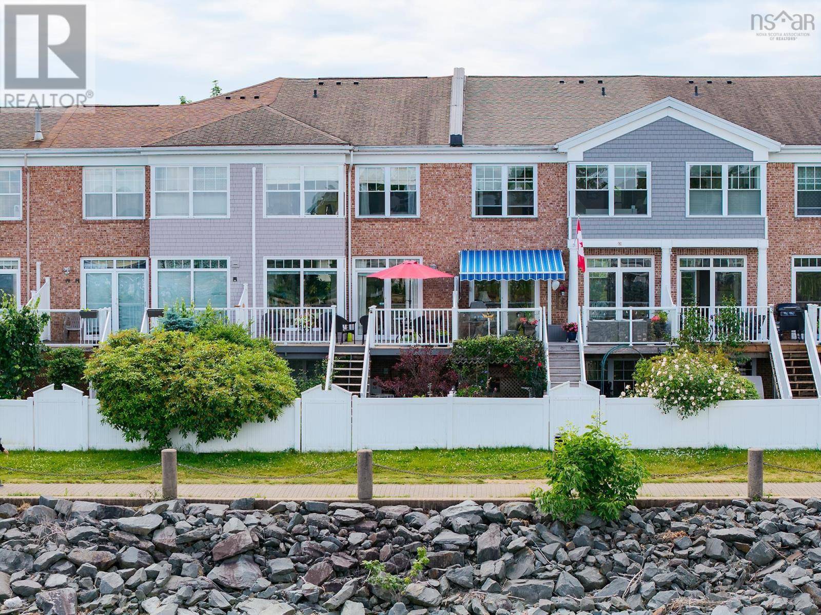 Bedford, NS B4A4B4,4 Arthur Lismer Court