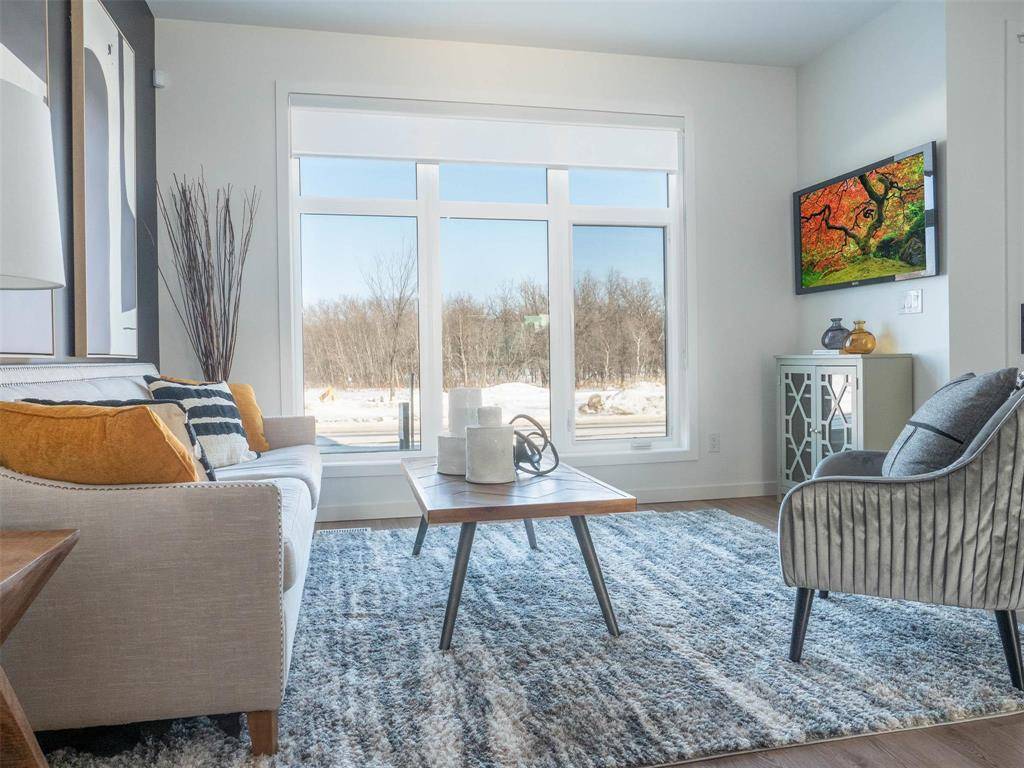 Winnipeg, MB R3R3Y8,554 Couture Crescent