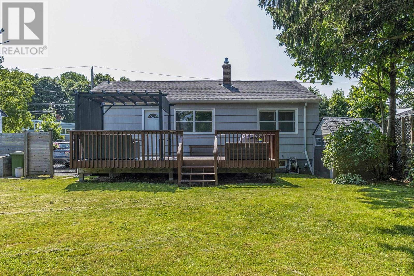 Dartmouth, NS B3A3J6,19 Woodland Avenue