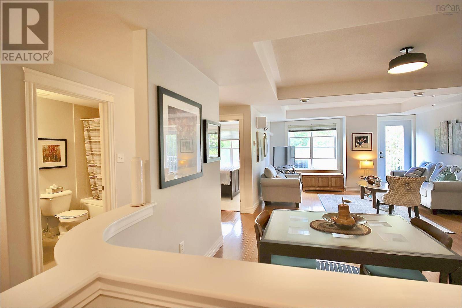 Mahone Bay, NS B0J2E0,476 Main ST #302