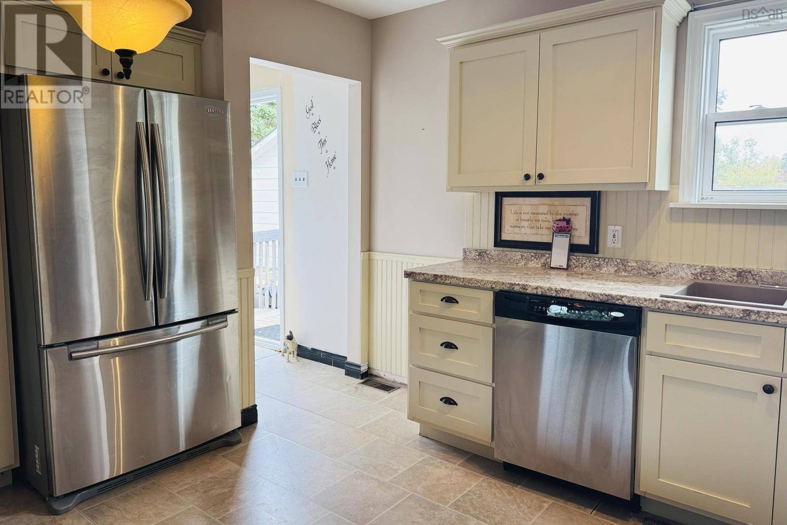 Parrsboro, NS B0M1S0,16 Maple Court