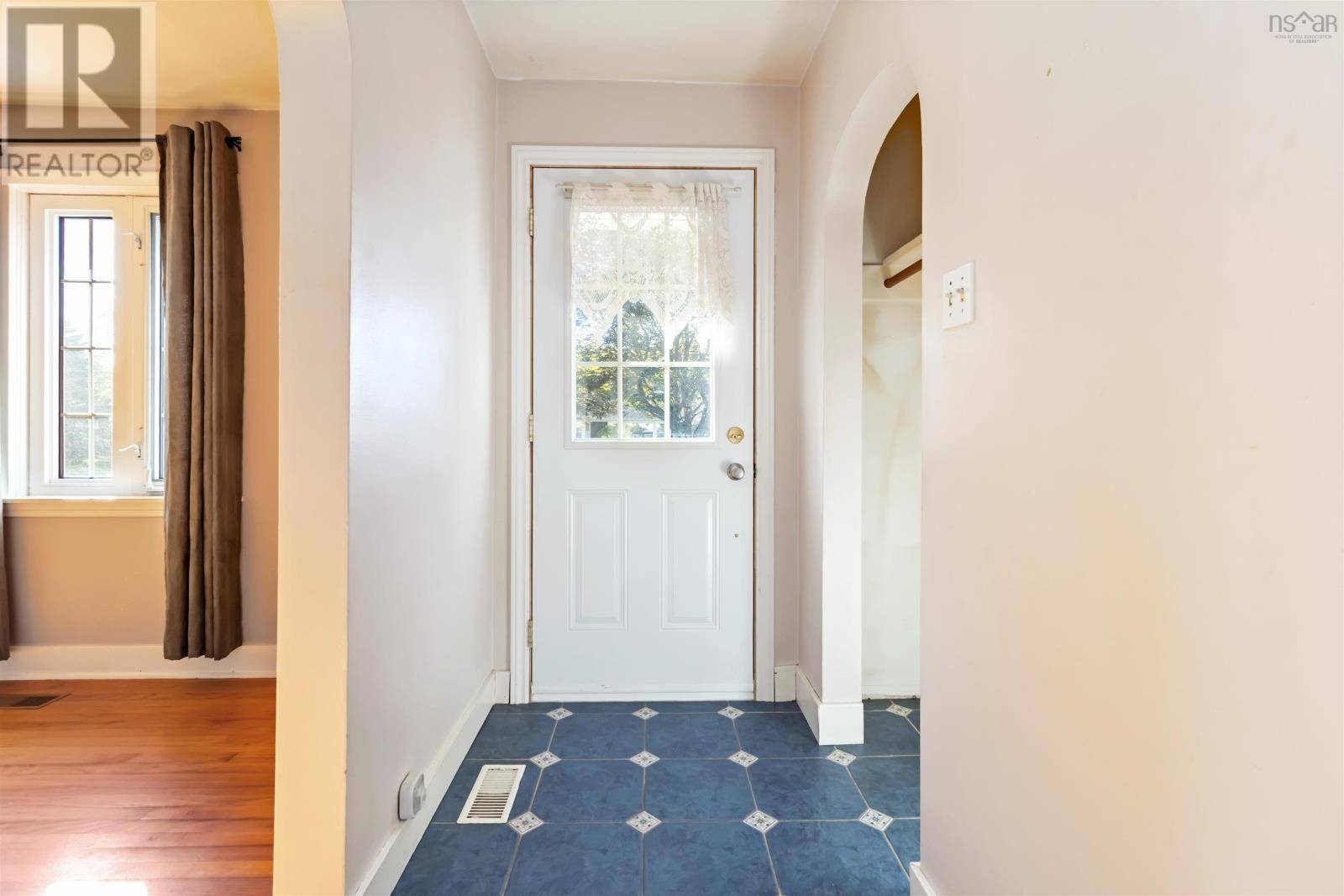 Dartmouth, NS B2W2T5,12 Elizabeth Street