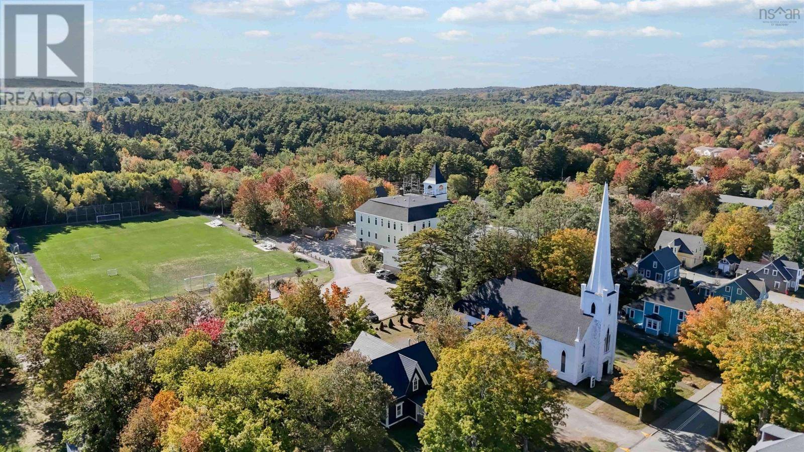 Mahone Bay, NS B0J2E0,64 Maple Street