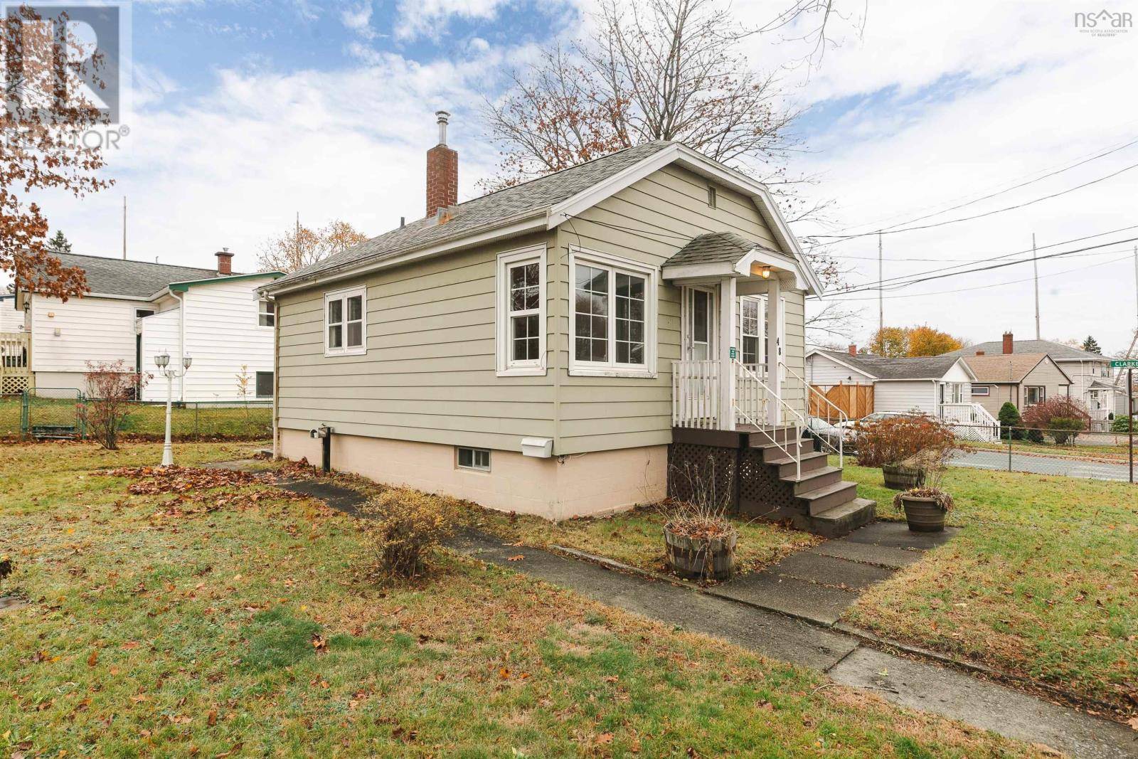 Dartmouth, NS B3A3J8,48 Woodland Avenue