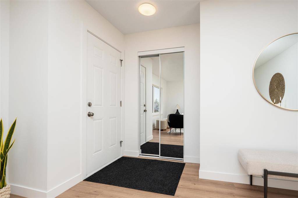 Winnipeg, MB R2M4N9,275 Meadowood Drive