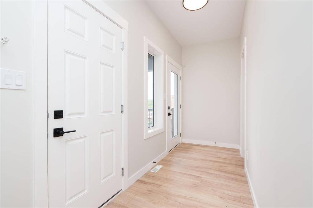 Winnipeg, MB R2V5J1,241 Mill Rock Road