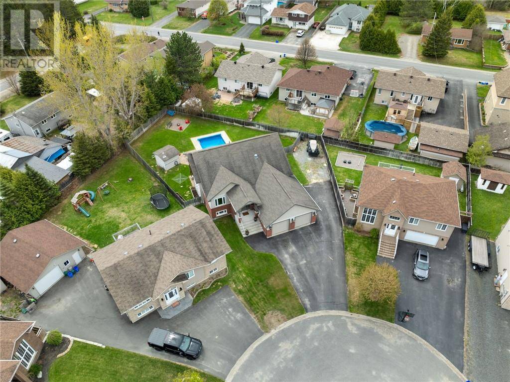 Val Caron, ON P3N0A6,2261 Boardwalk Ave
