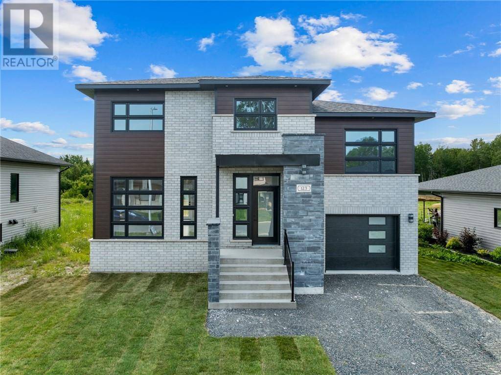 Azilda, ON P0M1B0,123 Hollybrook Crescent