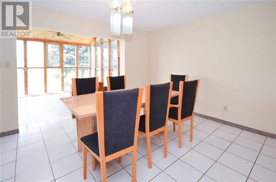 Stoney Creek, ON L8J2Y6,568 Ridge Road