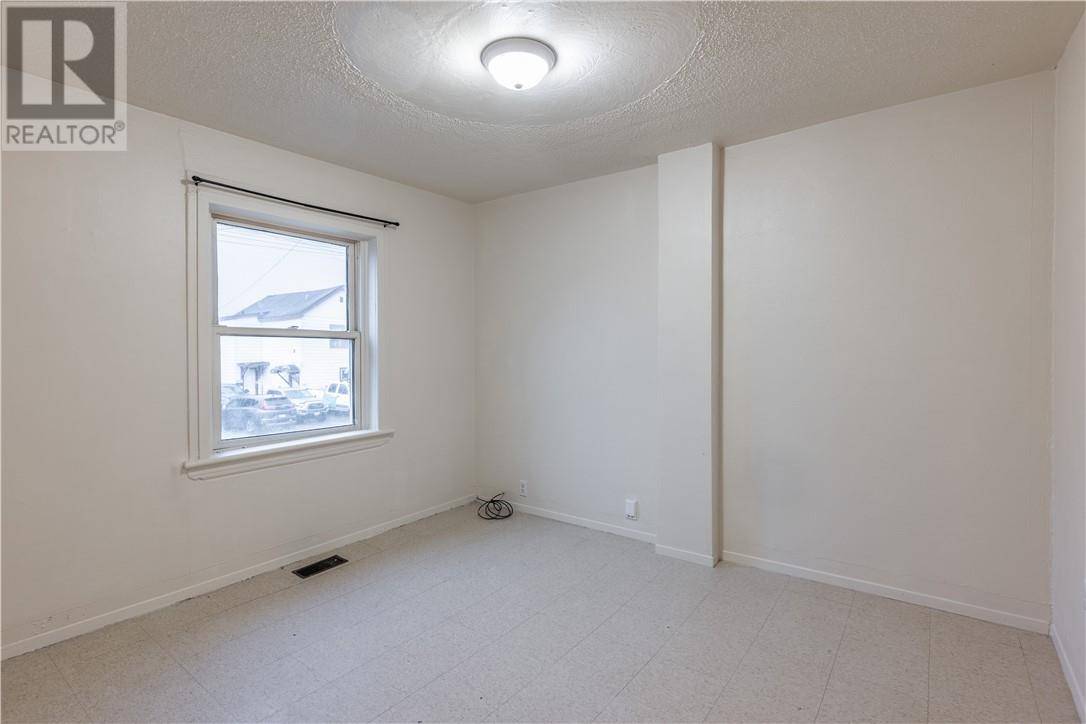 Greater Sudbury, ON P3C4X7,511 Melvin Avenue