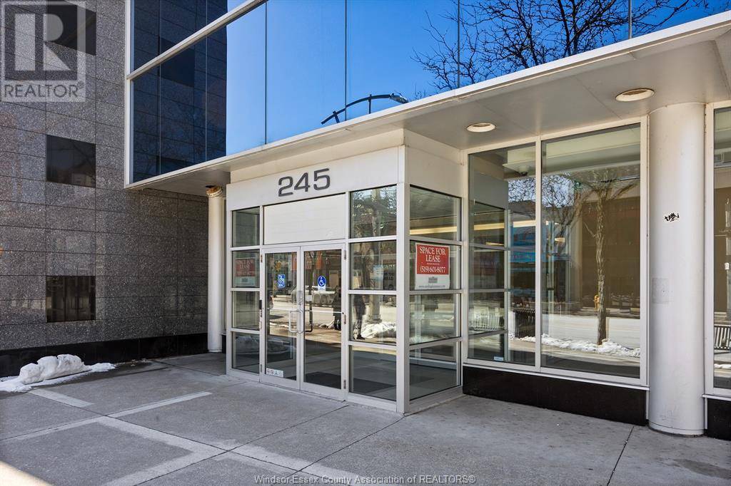 Windsor, ON N9A7J2,245 OUELLETTE AVE #301