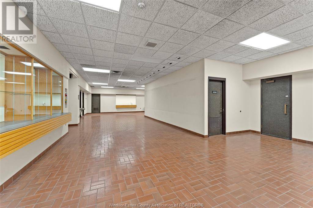 Windsor, ON N9A4M9,850 OUELLETTE AVENUE Unit# LOWER FLOOR