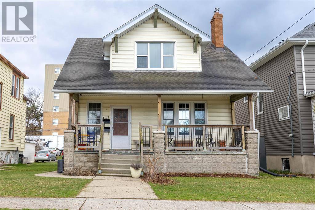 Sarnia, ON N7T5A1,137 DURAND STREET