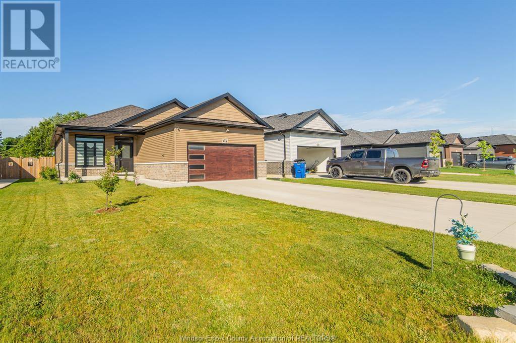 Chatham, ON N7M0S1,224 MOONSTONE CRESCENT