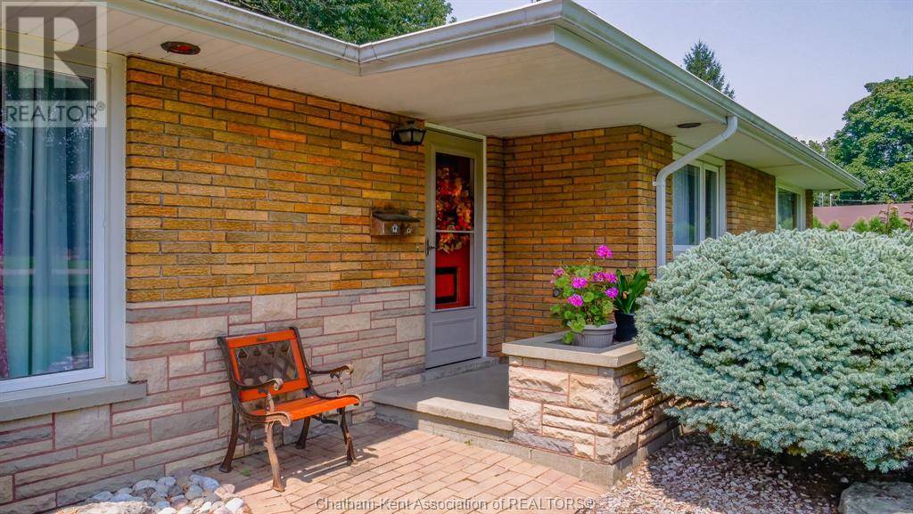 Chatham, ON N7M5J4,53 Glenmar AVENUE