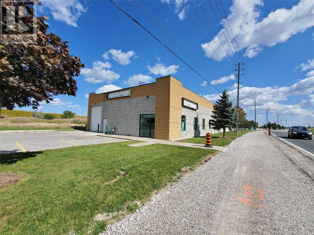 Windsor, ON N8W2M1,5900 RHODES #2