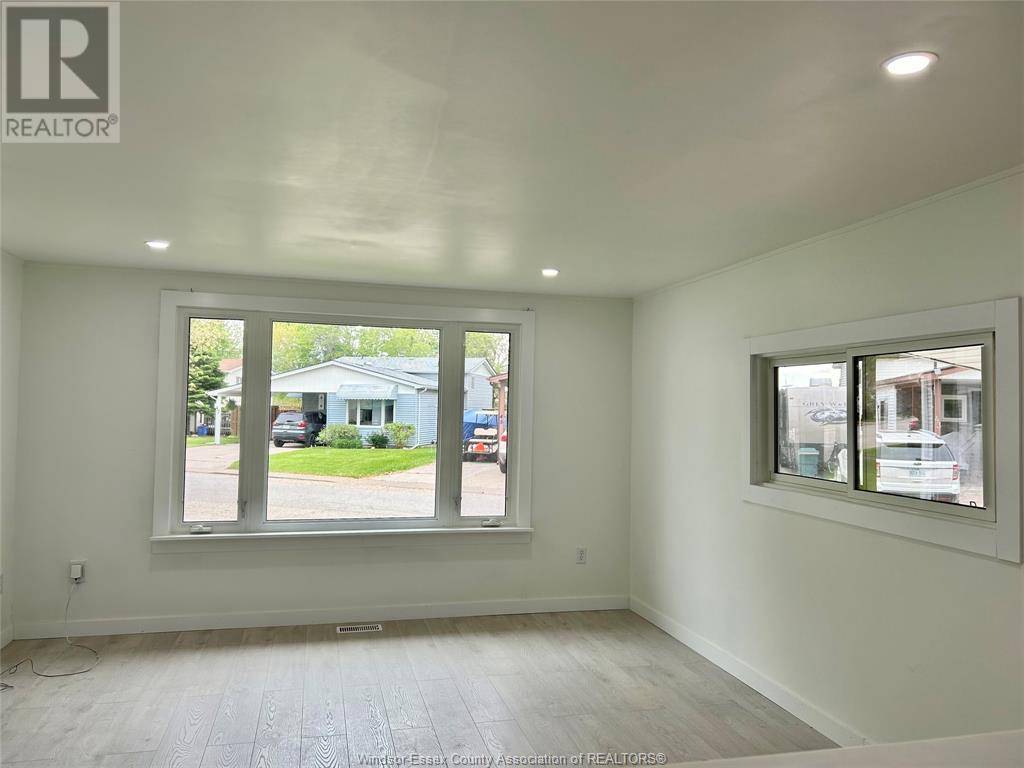 Mcgregor, ON N0R1J0,22 POPLAR