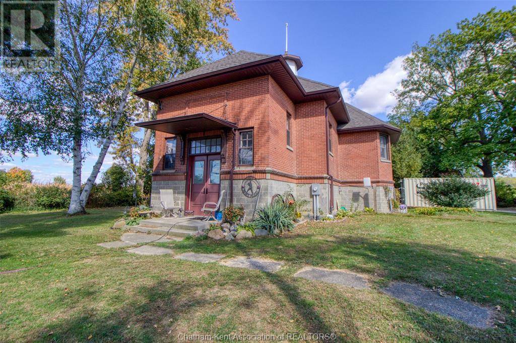 Thamesville, ON N0P2K0,21871 VICTORIA ROAD