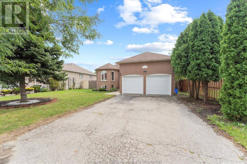 Windsor, ON N9E4M8,3163 FLETCHER CRESCENT