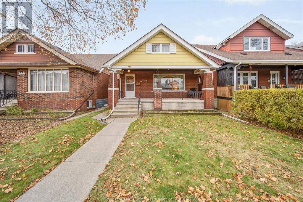 Windsor, ON N9A4X8,963 BRUCE AVENUE