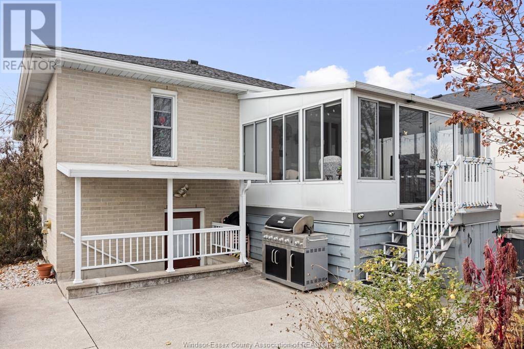 Windsor, ON N8W3T9,3296 RIBERDY