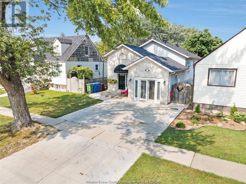 Windsor, ON N8W4M7,2574 GEORGE