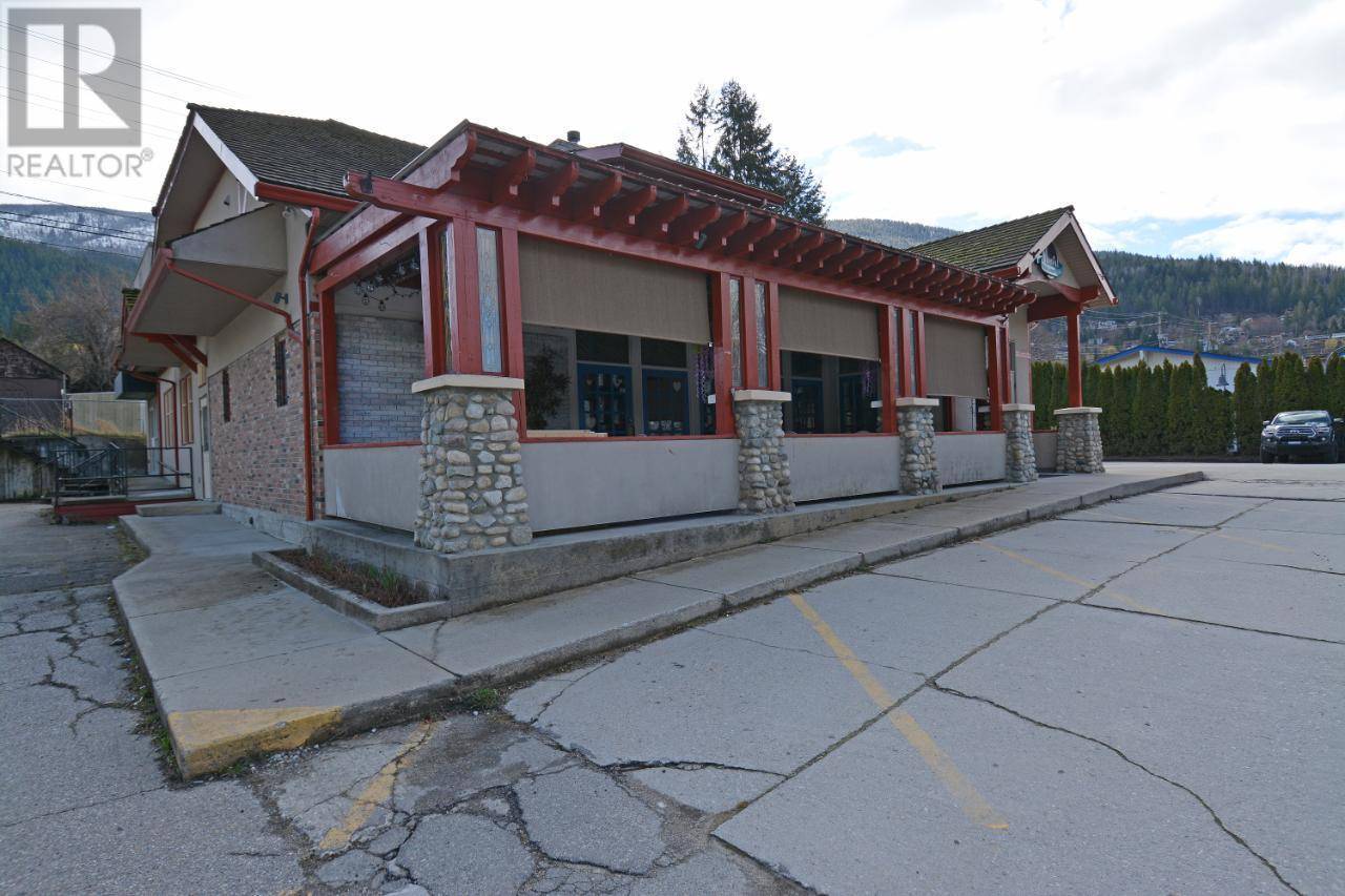 Nelson, BC V1L2N7,712 NELSON Avenue