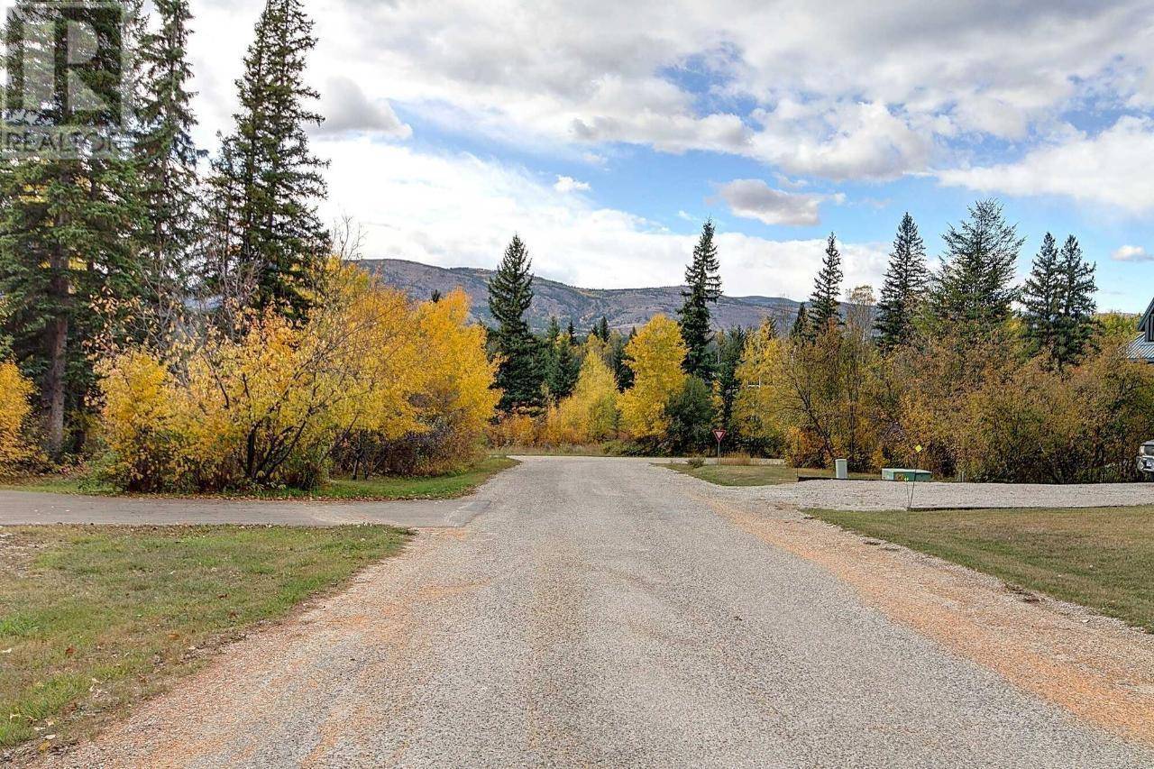 Fairmont Hot Springs, BC V0B1L1,4882 REDWING Road