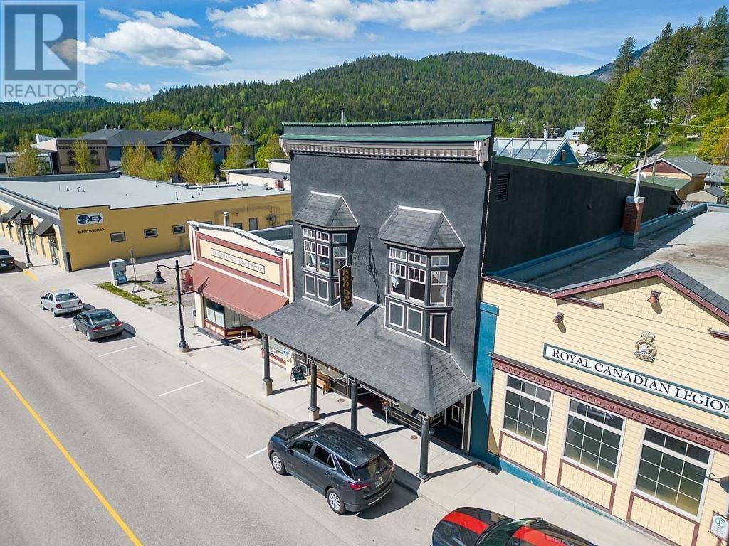 Rossland, BC V0G1Y0,2063 WASHINGTON Street