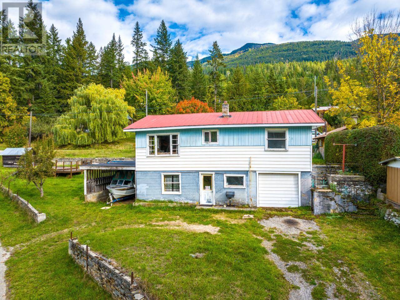 Riondel, BC V0B2B0,1537 RUSSEL Avenue