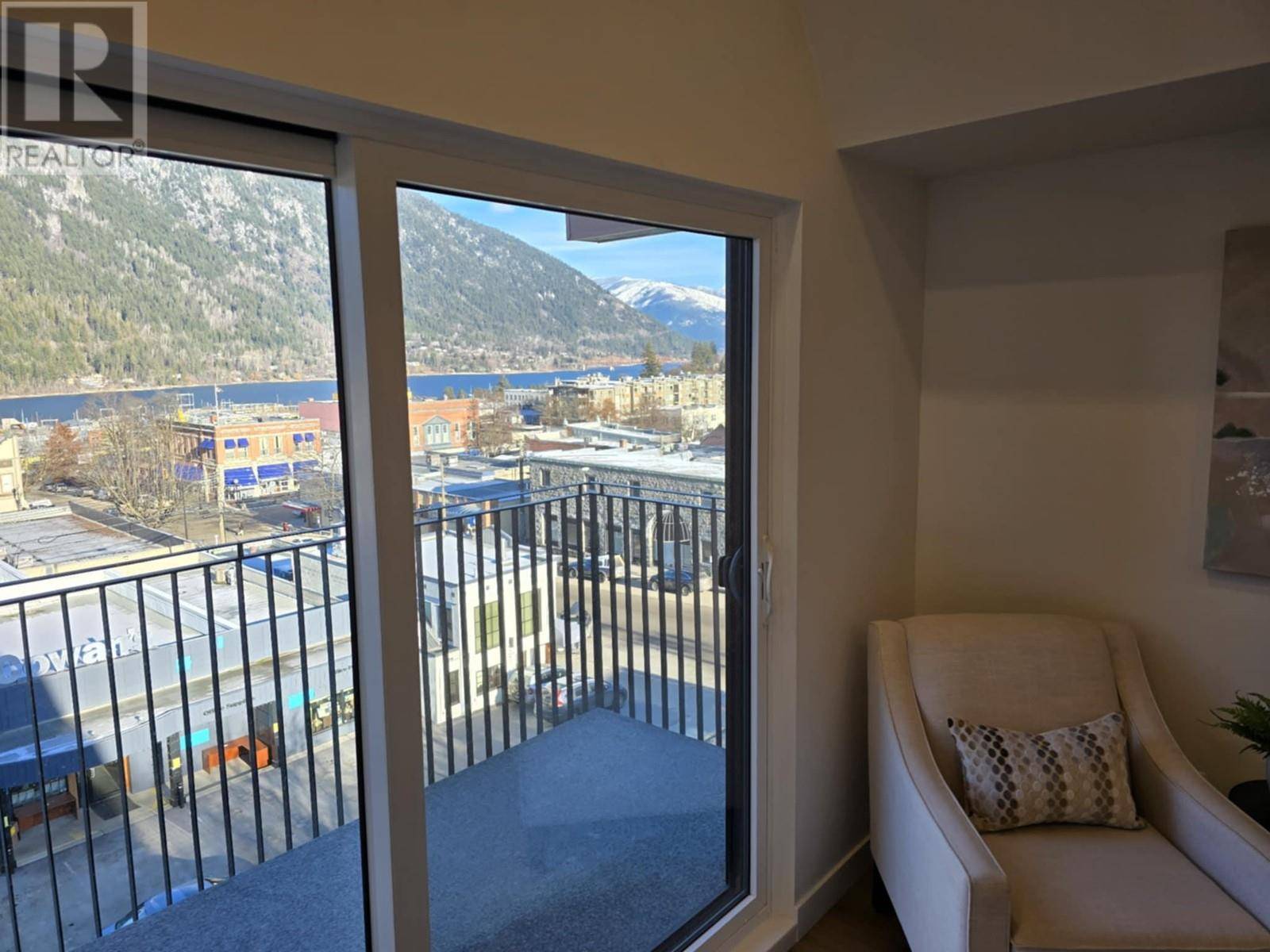 Nelson, BC V1L4K8,514 VICTORIA ST #505