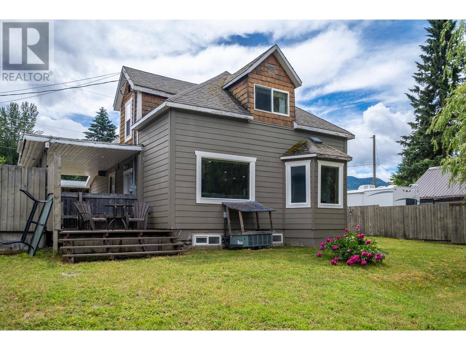 Fruitvale, BC V0G1L0,1887 KOOTENAY Lane