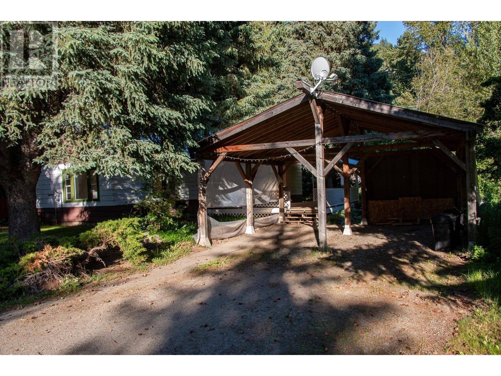 Salmo, BC V0G1Z0,223 RIVERSIDE Avenue