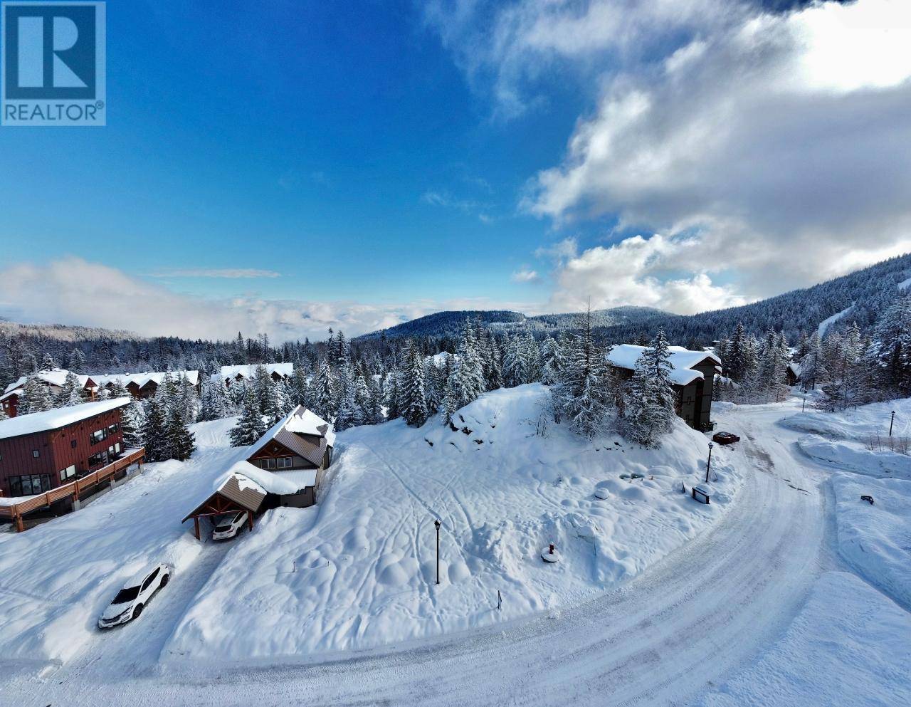 Rossland, BC V0G1Y0,1018 OLAUS  Way