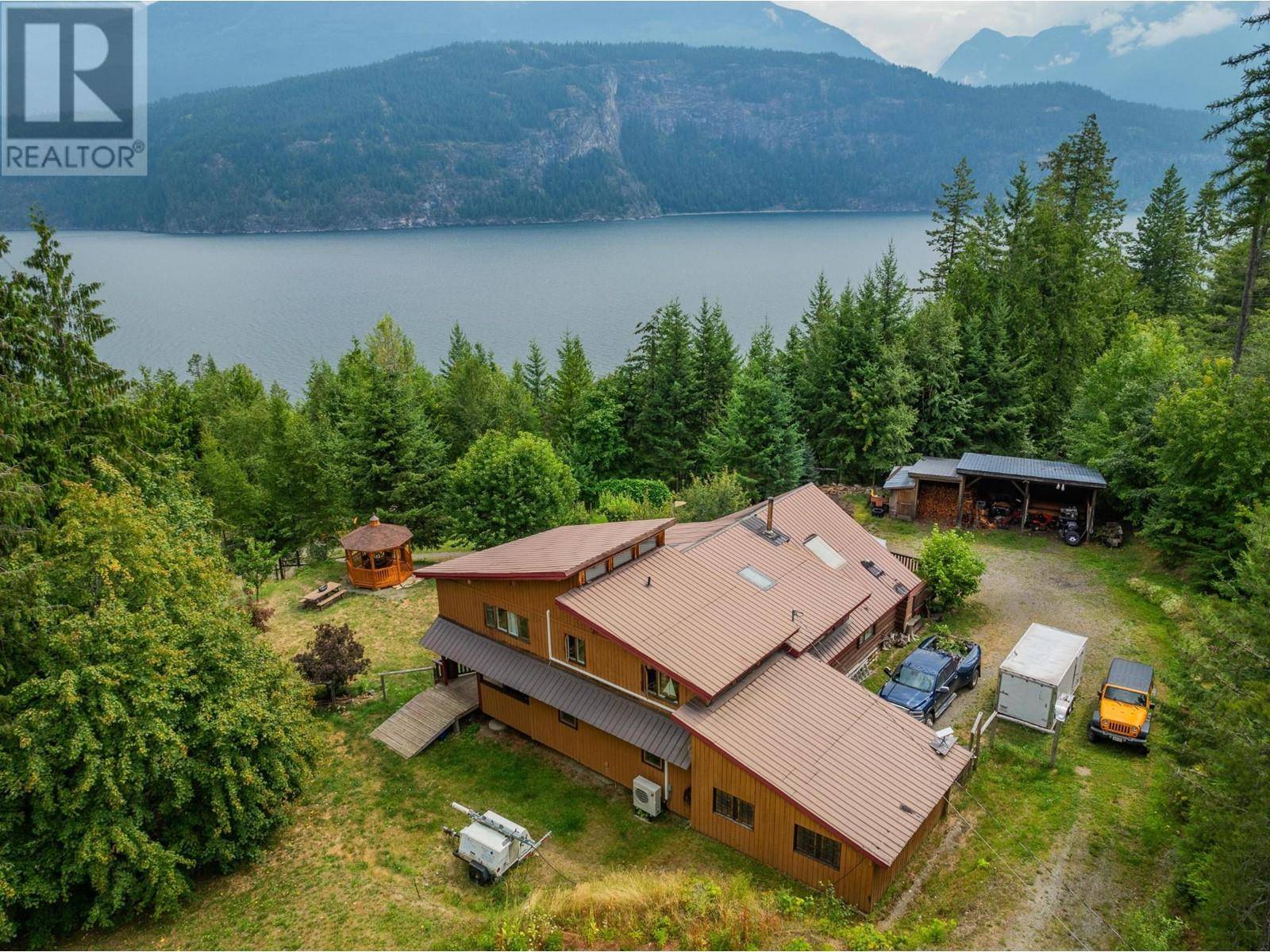 Kaslo, BC V0G1M0,9413 SHUTTY BENCH Road