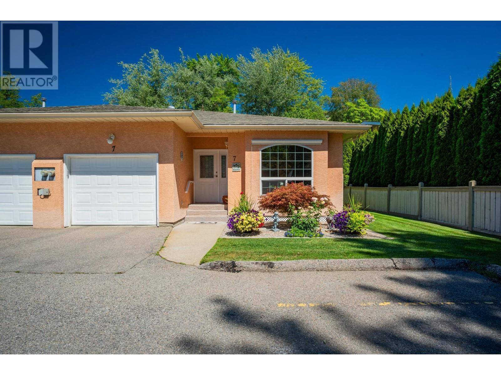 Trail, BC V1R3G3,2205 ROCKLAND AVE #7