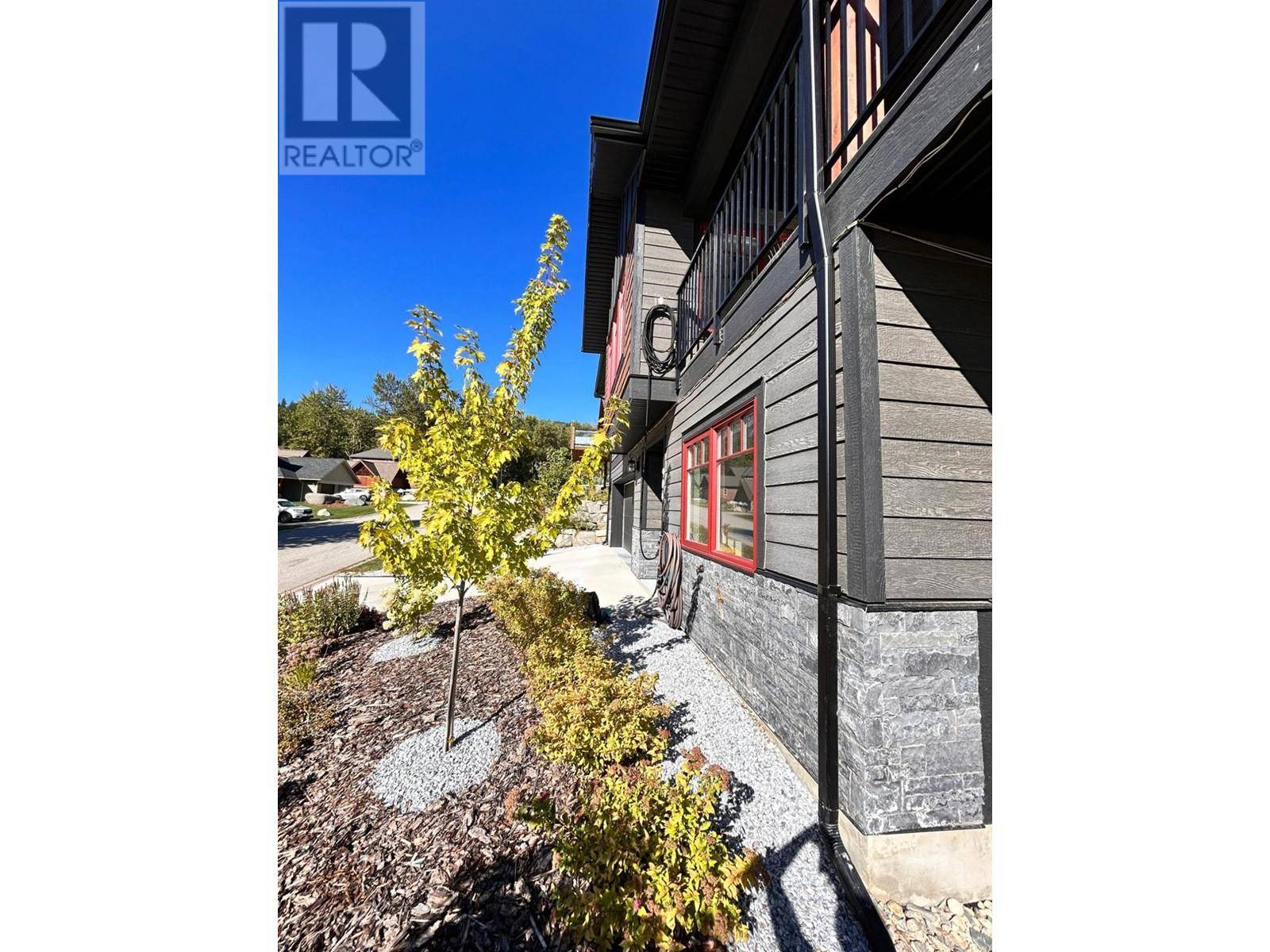 Rossland, BC V0G1Y0,908 REDSTONE Drive