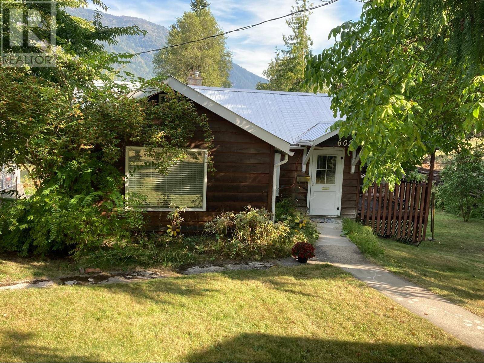 Nelson, BC V1L3G2,602 MUNRO Street