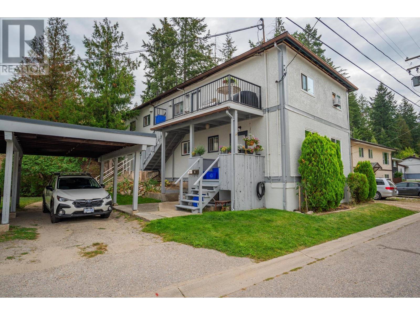 Castlegar, BC V1N1J7,643 11TH Avenue