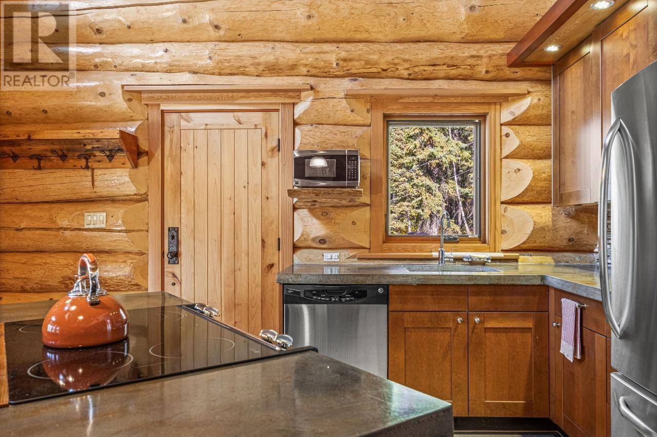 Golden, BC V0A1H0,462 OTTOSON Road