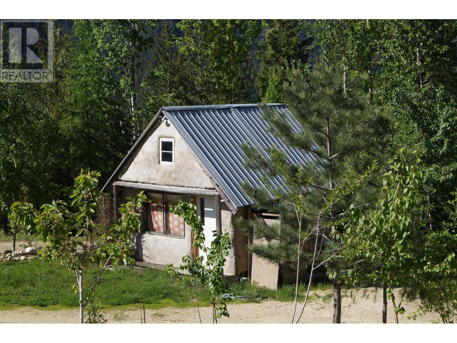 Winlaw, BC V0G2J0,4650 6 Highway