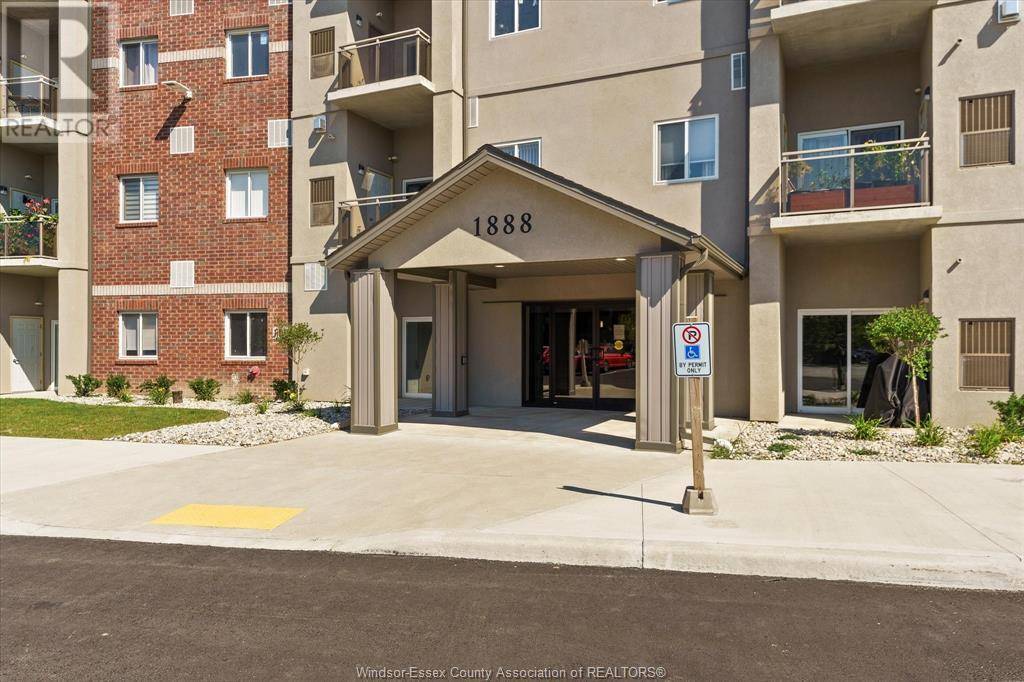 Lasalle, ON N9H0M1,1888 WESTVIEW PARK BLVD #418