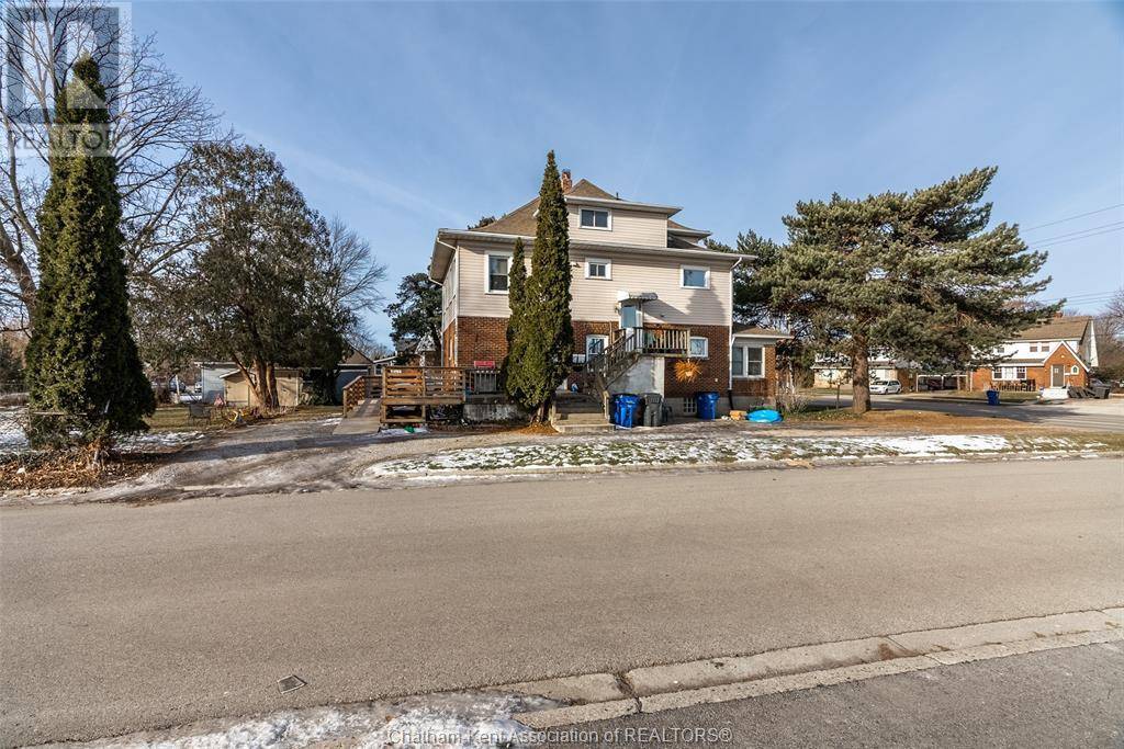 Chatham, ON N7L1C1,266 Grand AVENUE West