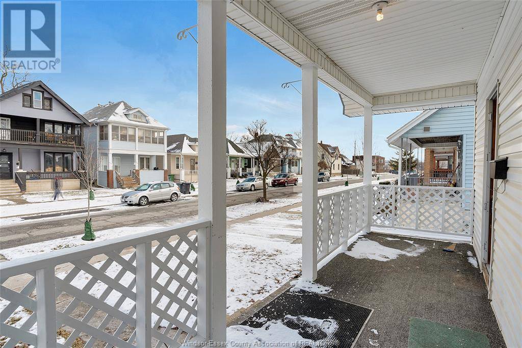 Windsor, ON N9A5H2,537 ELM AVENUE