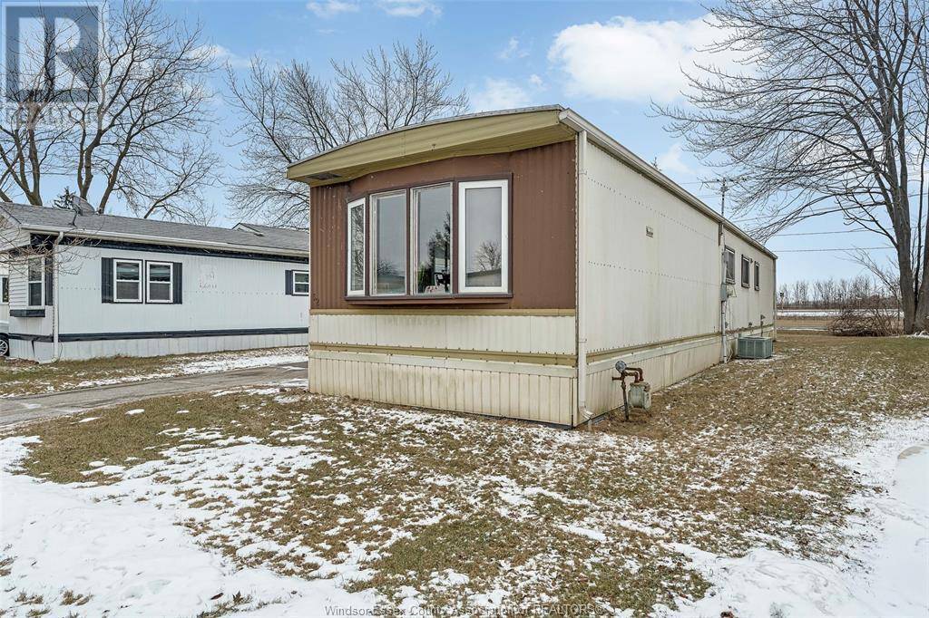 Essex, ON N8M1Z4,52 MIRIAM COURT