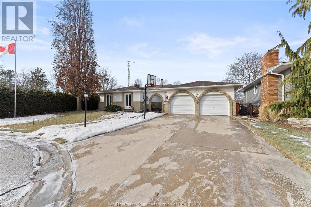 Kingsville, ON N9Y3L9,200 Westlawn AVENUE