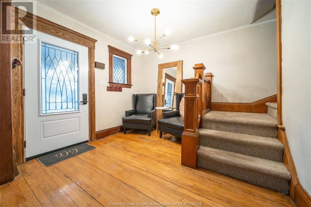 Windsor, ON N9A2M3,876 HALL AVENUE